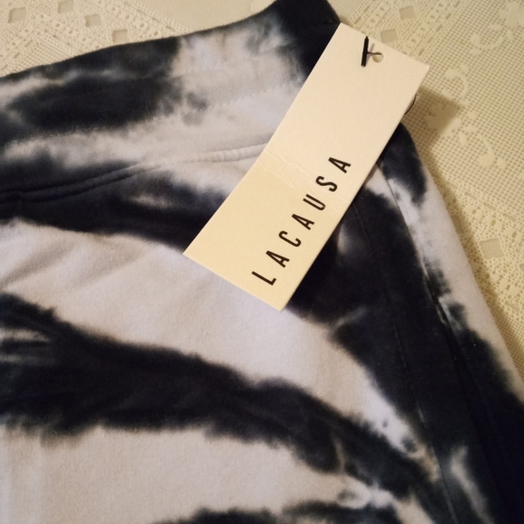 🆕 LACAUSA NWT Tie Dye Sweat Shorts, Medium - Picture 4 of 7